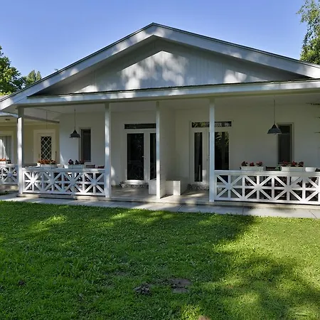 Rozsakert Apartment